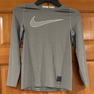 EUC! Boys size M, Nike Pro Heather Gray Long Sleeve Top!